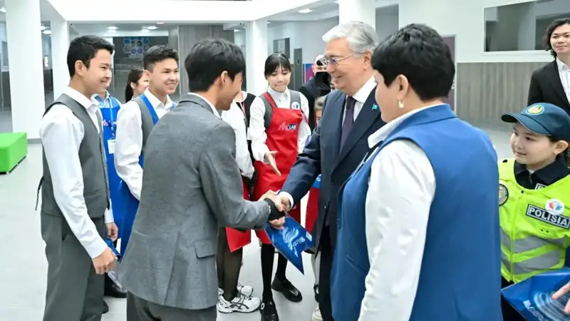 Президент хусусий сармоя эвазига қурилган Smart Bilim  мактаб-гимназиясини бориб кўрди