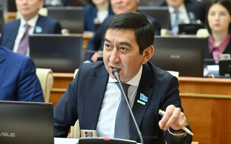 ринат зайытов