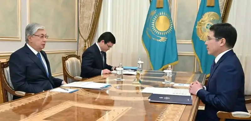 Давлат раҳбари Абилқайир Сқақовни қабул қилди