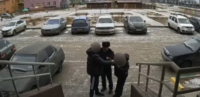 Пьяный мужчина напал на ребенка в Семее