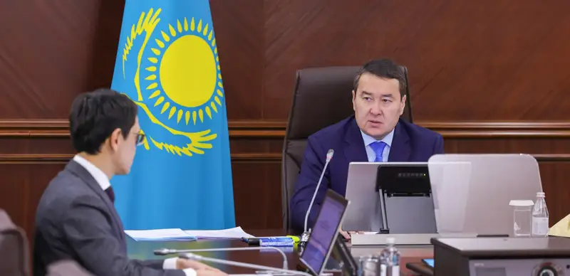 Алихан Смаилов