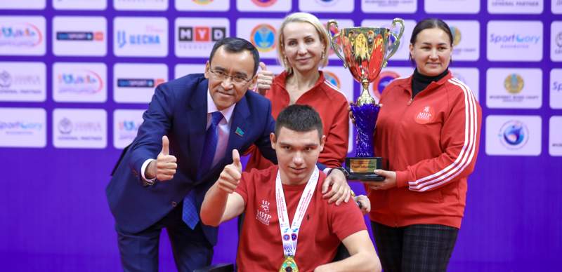 Маулен Ашимбаев Маулен Ашимбаев