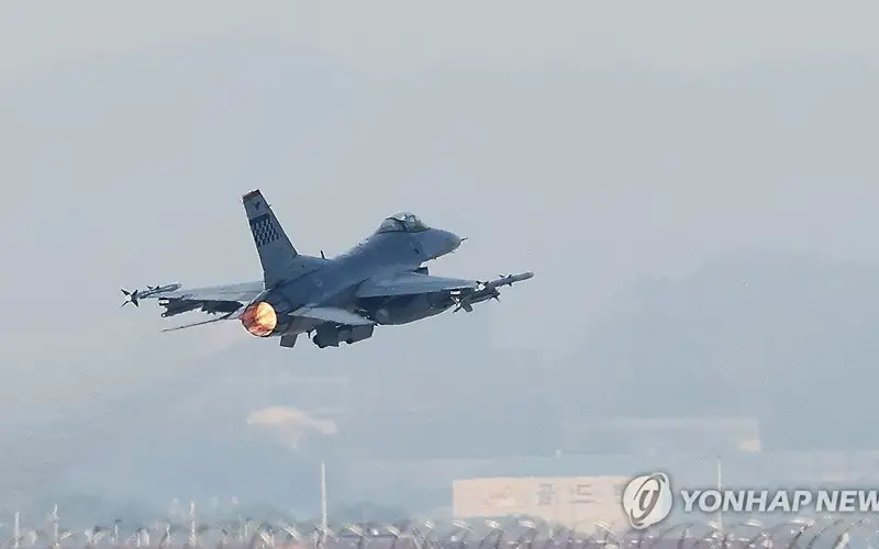 驻韩美军一架F-16战机在韩坠毁 飞行员紧急逃生