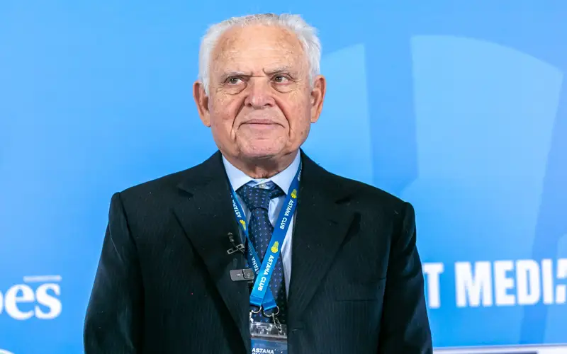 эдвард люттвак