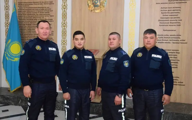 Троим роженицам помогли полицейские на трассе в Атырауской области