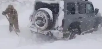 Kazakhstani tourists rescued from snowdrift in Issyk-Kul district