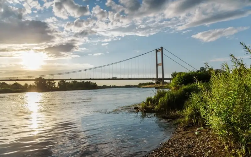 Хитойдан Иртиш орқали ҳаракатланадиган кемалар учун порт қурилади