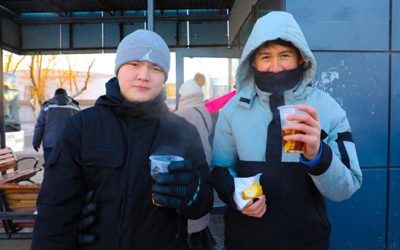 10 добрых дел: как волонтеры помогают жителям Астаны в морозы