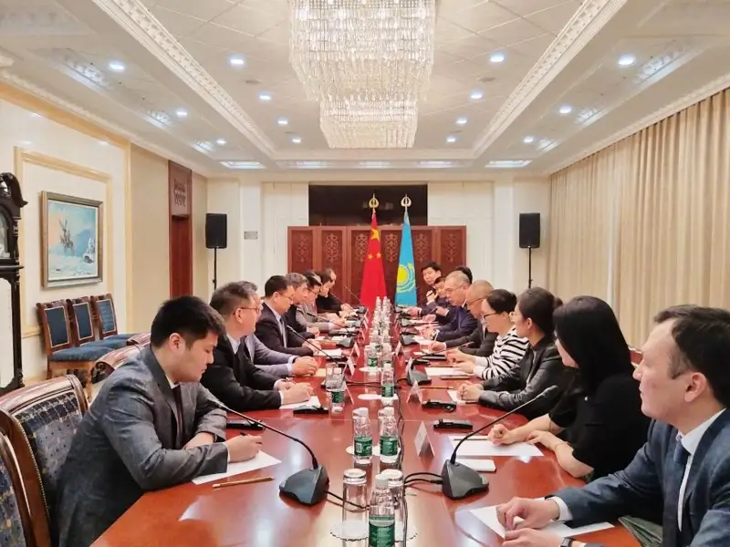 哈中圆桌会议：中国学者探讨哈萨克斯坦改革之路