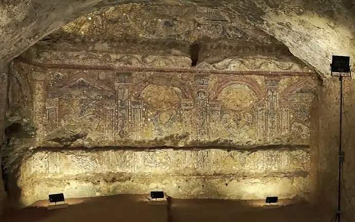 Археологи обнаружили роскошный римский дом с мозаикой недалеко от Колизея