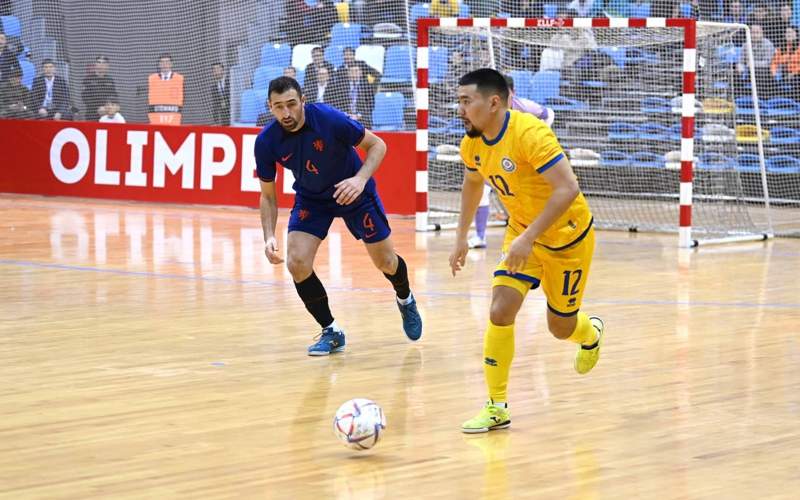 Вместе с Президентом РК сборную по футзалу пришел поддержать Жанибек Алимханулы