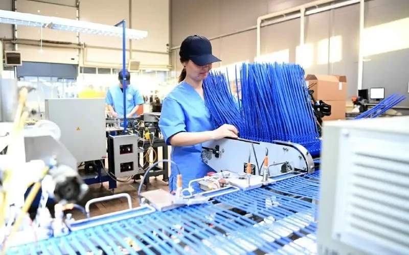 President visits rubber and plastics factory in Astana's Industrial Park No1