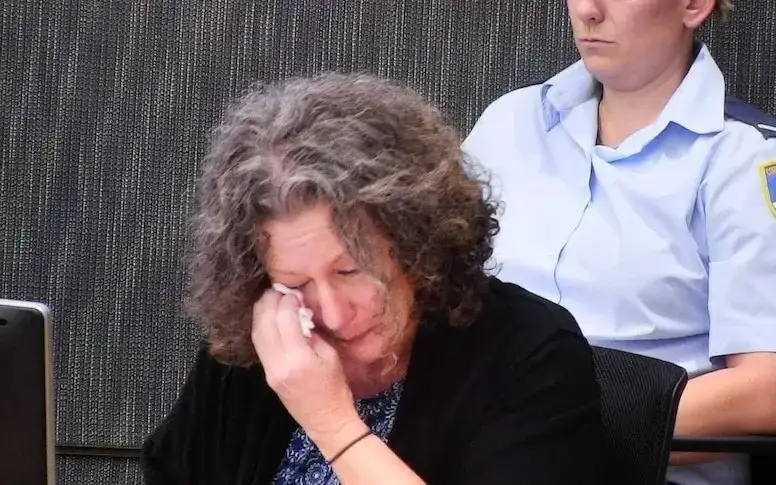 Ўз фарзандларини ўлдирганликда айбланиб, 20 йилдан бери қамоқда ўтирган австралиялик аёл оқланди