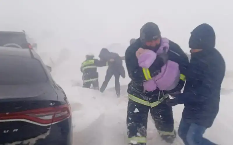 спасение из снежных заносов