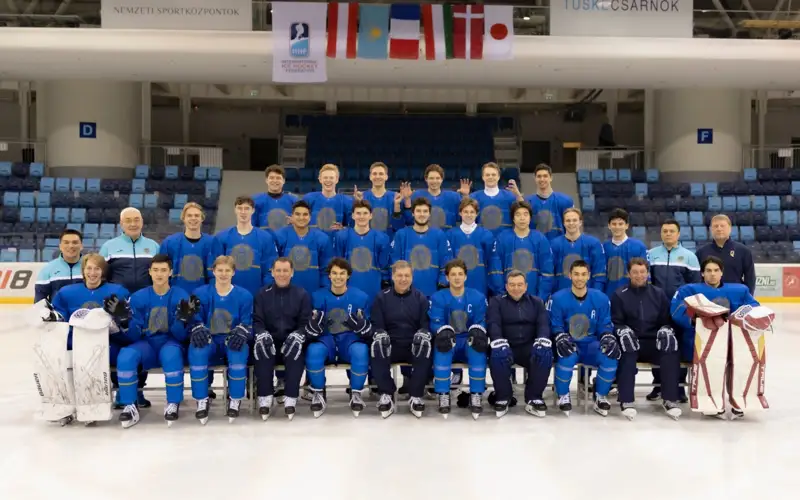 Молодежная команда Казахстана по хоккею досрочно вышла в элитный дивизион ЧМ