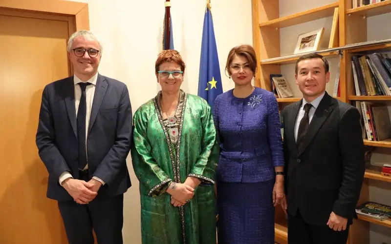 Во Франции министр культуры и информации РК Аида Балаева провела встречу с президентом музея Гиме Янник Линтц