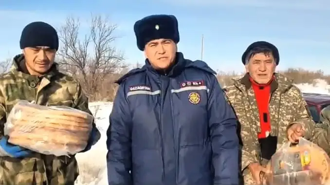 Almaty oblysy Eńbekshiqazaq aýdanynda qar qursaýynda qalǵan azamattar qutqaryldy