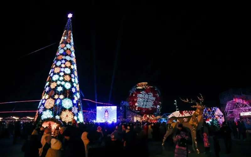 Kazakhstan’s main New Year Tree lights up in Astana