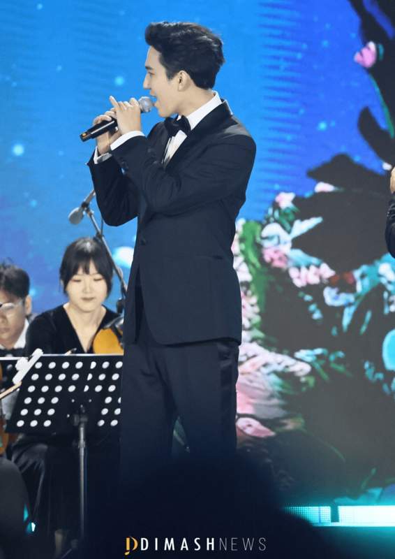 Dimash performs at  International Film Festival on Hainan Island