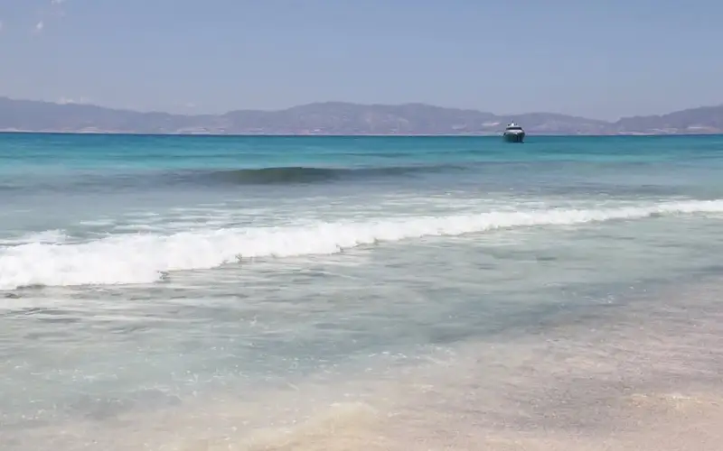 3 dead, 25 missing after migrant boat sinks off Greek island