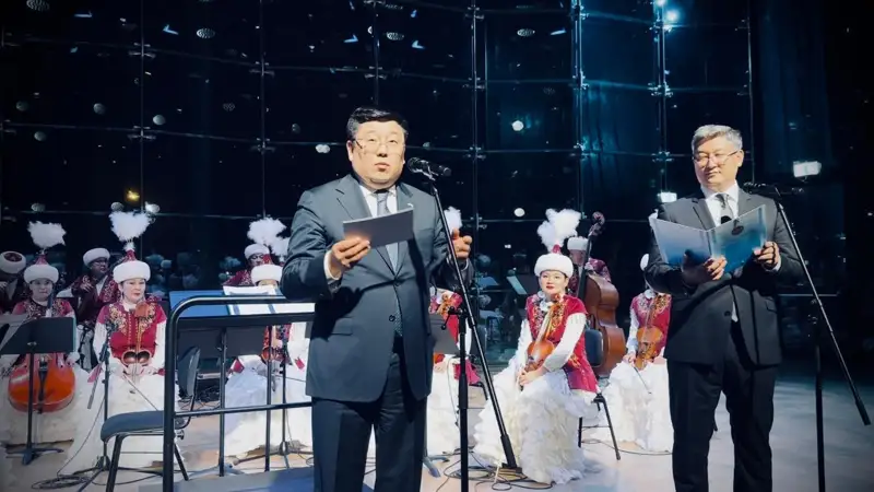 Melodies of Endless Steppe - Kazakh folk instruments orchestra performs in Budapest 