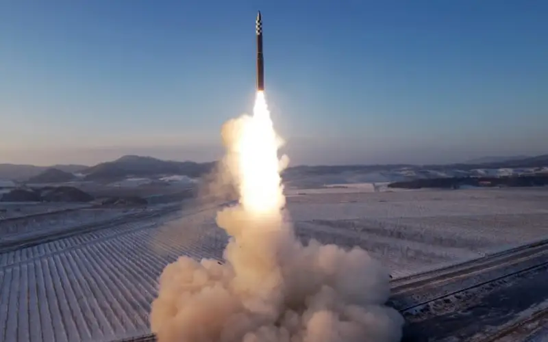 КНДР испытала межконтинентальную баллистическую ракету