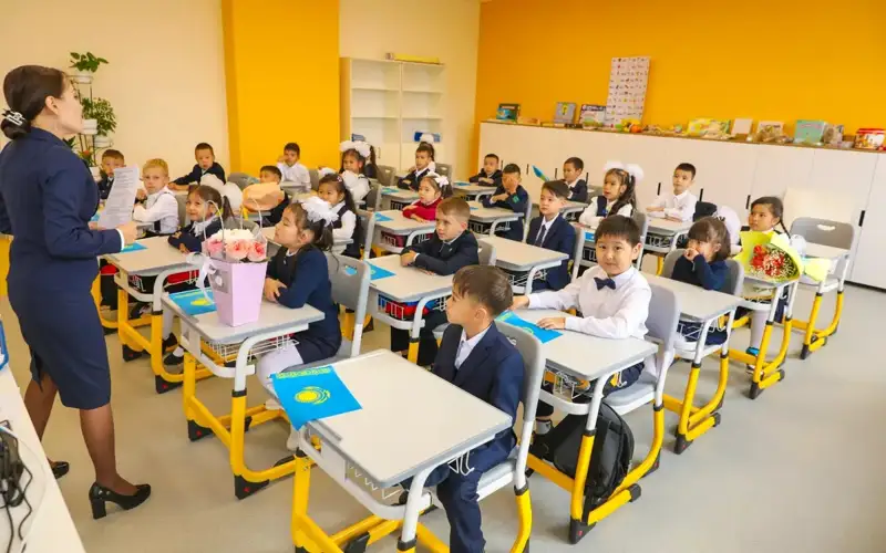 10 мингдан ортиқ қозоқстонлик мактаб ўқувчилари француз тилини ўрганишади