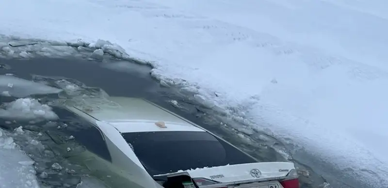 Atyraý oblysynda jeńil kólik kólge túsip ketti