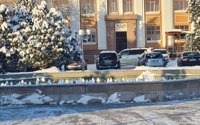 снег,сугробы