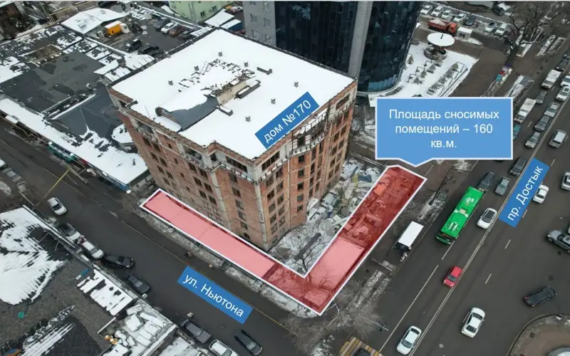 Незаконные торговые павильоны сносят в центре Алматы