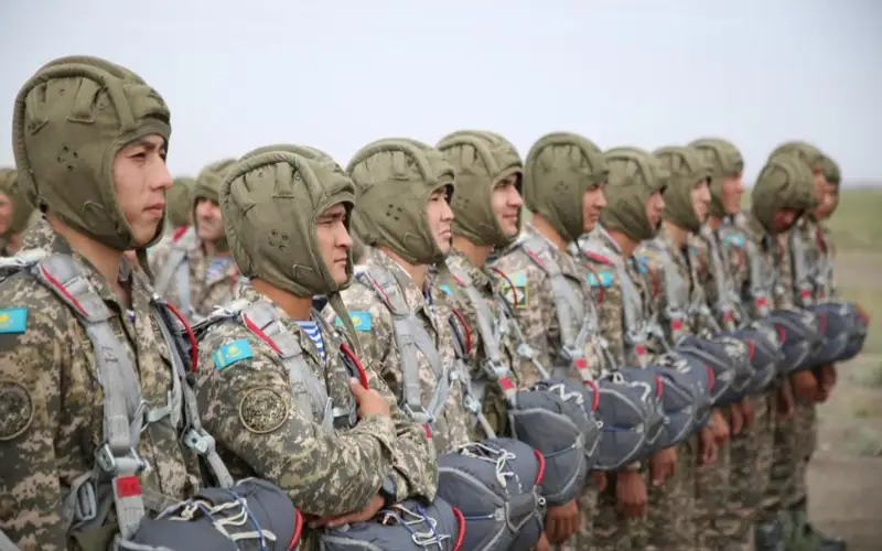 Более пяти тысяч казахстанских солдат получили кредитные каникулы 