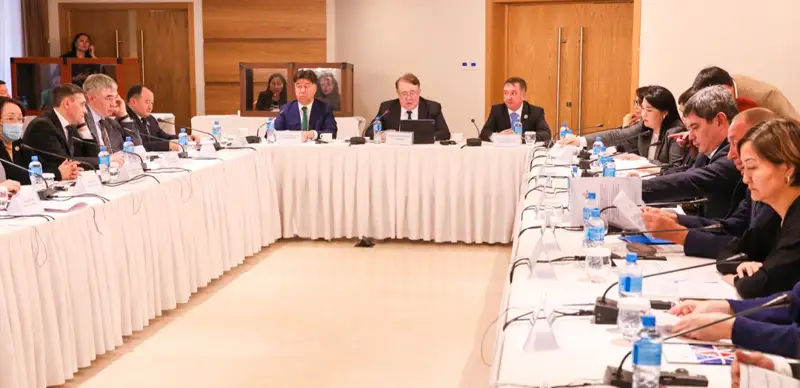 Круглый стол реформа конституций 