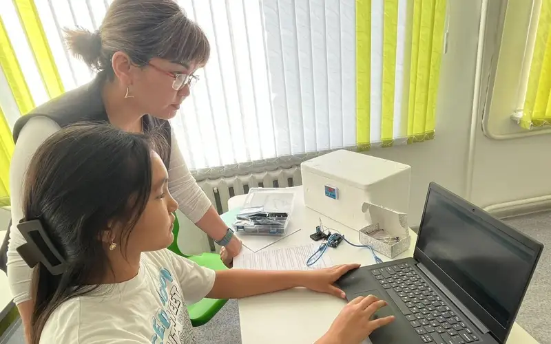 Разведением перепелов занялась школьница из области Абай