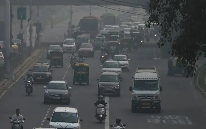 Нью-Деҳлида ҳаво ифлосланиши сабабли чекловлар жорий этилди