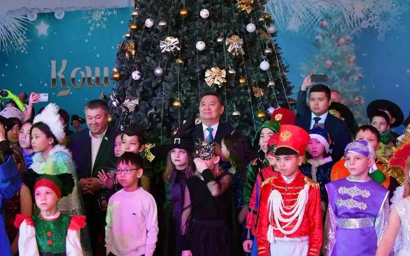 Около 200 детей стали  гостями Президентской елки в Акмолинской области