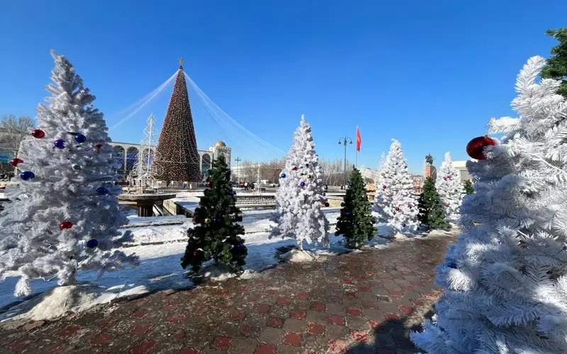 Қирғизистонда Янги йил байрамига қандай тайёргарлик кўрмоқда Қирғизистонда Янги йил байрамига қандай тайёргарлик кўрмоқда