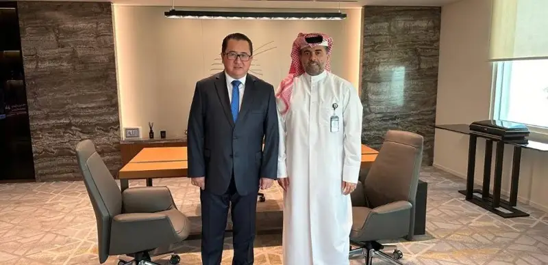 哈萨克斯坦大使会见卡塔尔航空公司首席执行官
