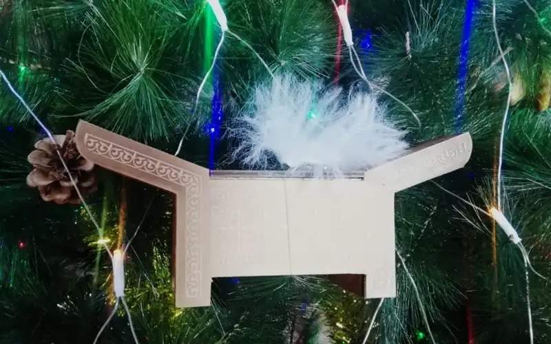 Assyks, shashbau and chests – artist in Shymkent decorates New Year tree in ethnic style Assyks, shashbau and chests – artist in Shymkent decorates New Year tree in ethnic style