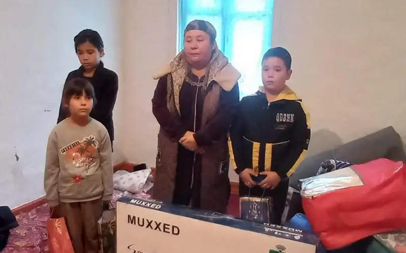 polıtsııa jańa jylǵa tartý
