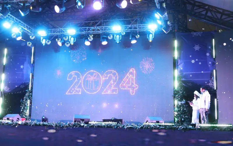 На площади EXPO в Астане прошел новогодний шоу-концерт от телеканала Jibek Joly