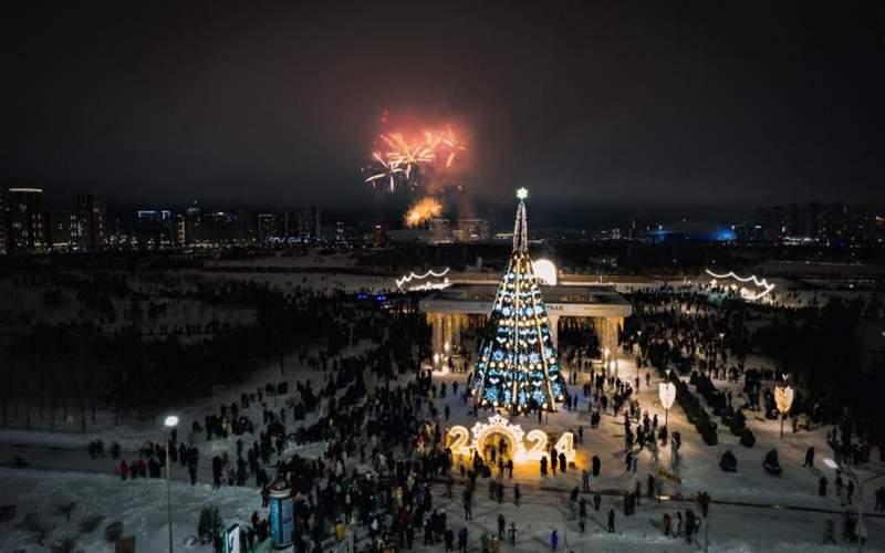 Новогодний салют-2024 в Астане Новогодний салют-2024 в Астане