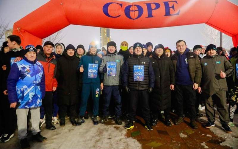 массовый праздничный забег в Астане