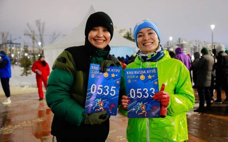массовый праздничный забег в Астане