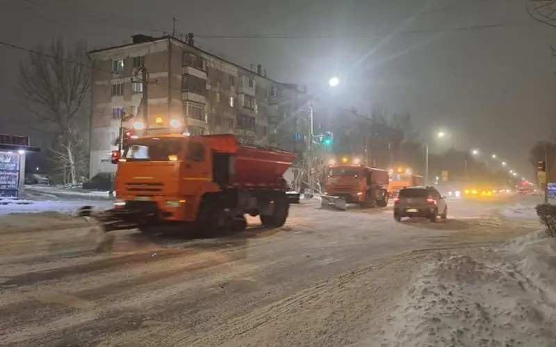 Свыше 1400 единиц техники задействованы в уборке снега в Астане