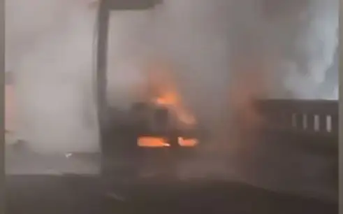 фура сгорела на въезде в Алматы