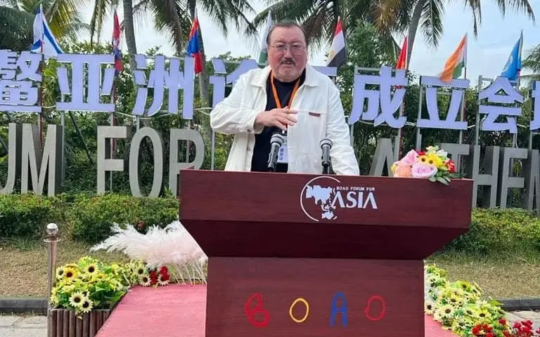 Ұлықбек Есдәулет