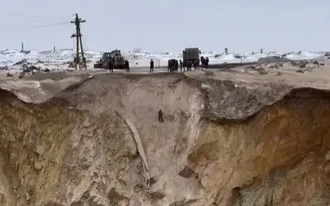 Search for rescuers at collapsed Maikainzoloto mine continues