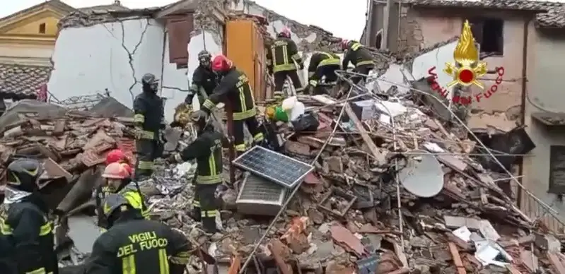 Italııanyń Kanale Monterano qalasynda ǵımarat opyryldy