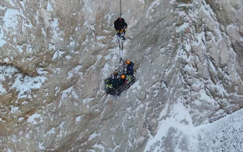 Bus with rescuers buried in collapsed gold mine not found Bus with rescuers buried in collapsed gold mine not found