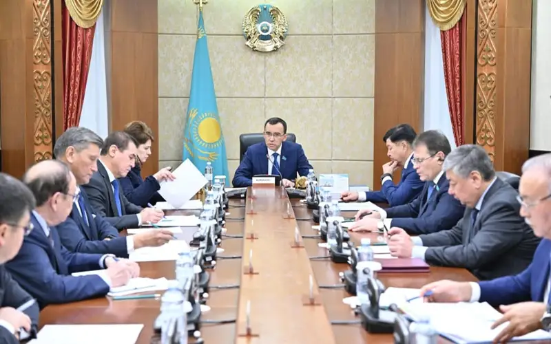 Маулен Ашимбаев - о встречах сенаторов с жителями регионов: Поднимаемые вопросы важно учитывать в работе